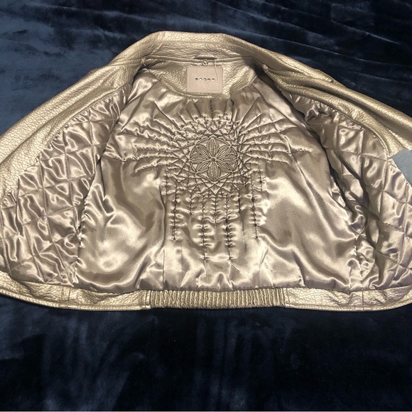 Blank NYC super soft vegan Moto silver quilted satin jacket size S,XS - Picture 4 of 4